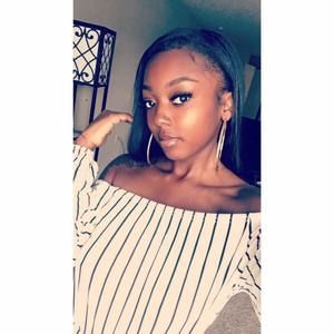 Meet your Posher, Adriana